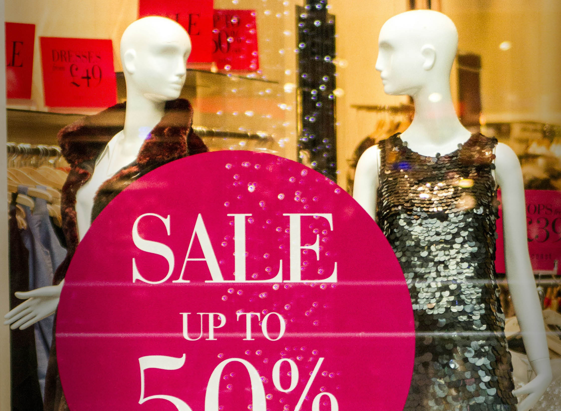 holiday shopping budgets 2026